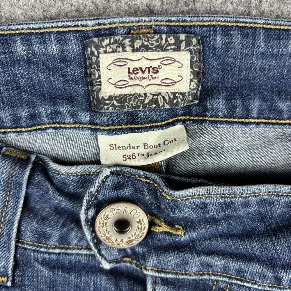 Levi's 526 Slender Bootcut Jeans Women's 6 Medium Y2K Medium‎ Wash Red Tab Denim